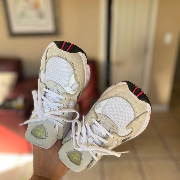 Adidas Original Women’s Falcon Sneakers - Picture 5 of 7
